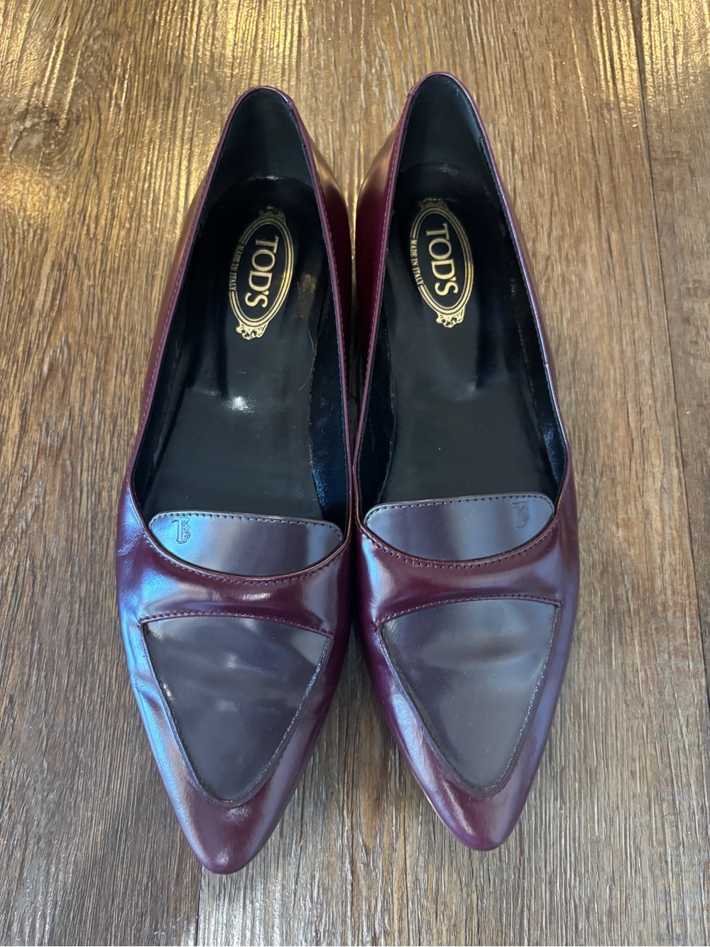 TOD'S Burgundy Patent Leather Pointed-Toe Pumps — Size 6